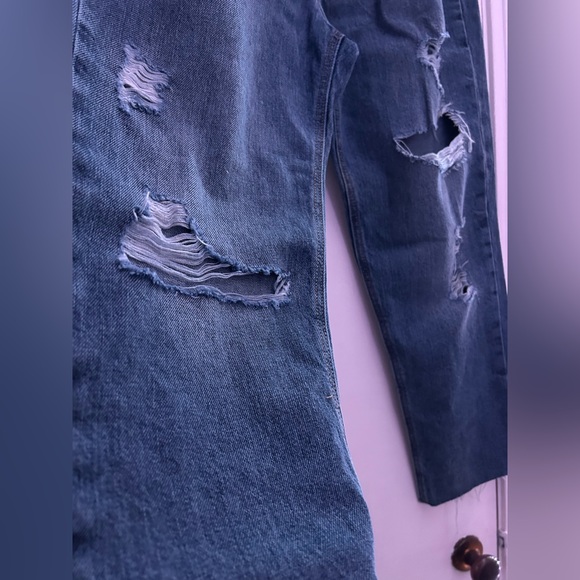 Straight leg ripped jeans - Picture 4 of 5